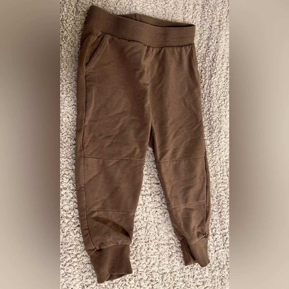 Bundle of 3️⃣ Little Sleepies Joggers - Picture 4 of 10